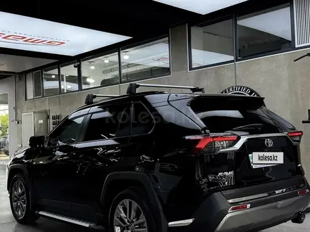 Toyota RAV4 2021 года за 17 500 000 тг. в Алматы – фото 23
