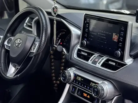 Toyota RAV4 2021 года за 17 500 000 тг. в Алматы – фото 36