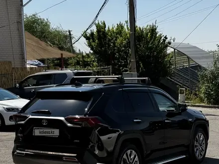 Toyota RAV4 2021 года за 17 500 000 тг. в Алматы – фото 48