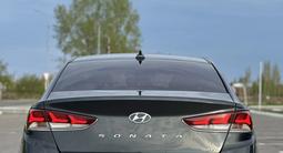 Hyundai Sonata 2018 года за 9 500 000 тг. в Астана – фото 2
