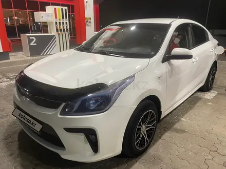 Kia Rio 2019 года за 7 300 000 тг. в Актобе – фото 3