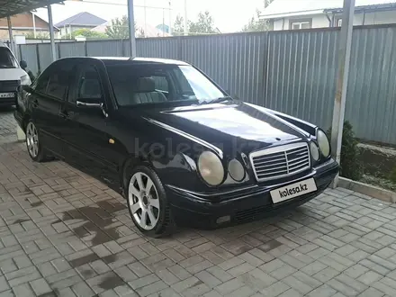 Mercedes-Benz E 280 1998 года за 2 100 000 тг. в Алматы – фото 2