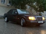 Mercedes-Benz E 320 1992 года за 4 000 000 тг. в Актобе – фото 2