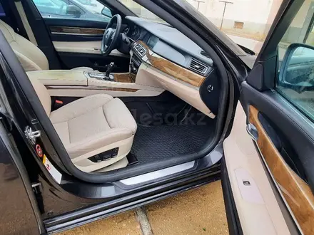 BMW 750 2009 года за 5 200 000 тг. в Актау – фото 3