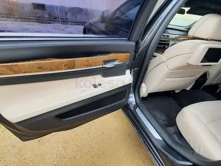 BMW 750 2009 года за 5 200 000 тг. в Актау – фото 9