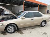 Toyota Camry 1999 года за 2 300 000 тг. в Жанаозен