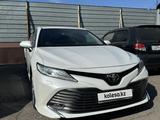 Toyota Camry 2018 года за 14 490 000 тг. в Алматы