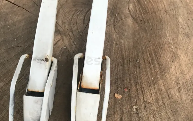 Замки борта на Toyota Hilux за 12 000 тг. в Алматы