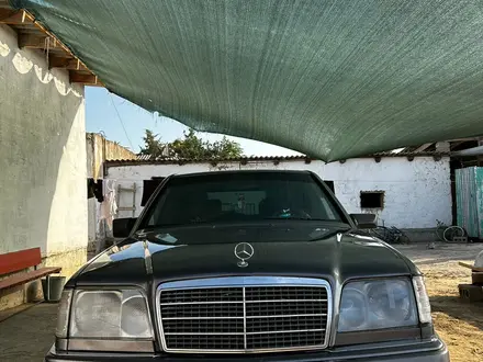 Mercedes-Benz E 200 1994 года за 1 700 000 тг. в Жетысай – фото 3