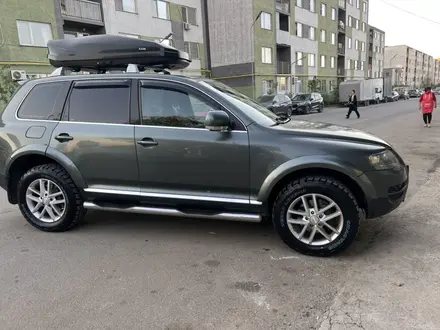 Volkswagen Touareg 2005 года за 5 500 000 тг. в Алматы – фото 3