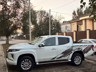 Mitsubishi L200, 2022
