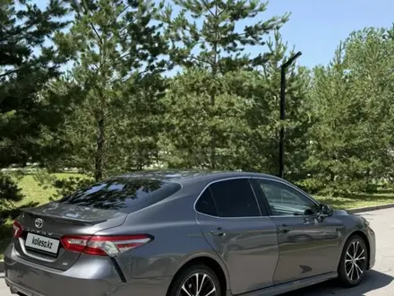 Toyota Camry 2018 года за 9 500 000 тг. в Алматы – фото 4