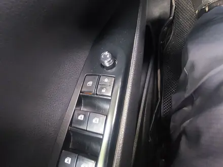 Toyota Camry 2018 года за 9 500 000 тг. в Алматы – фото 9