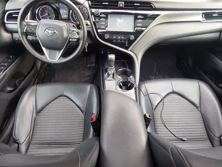 Toyota Camry 2018 года за 9 500 000 тг. в Алматы – фото 12