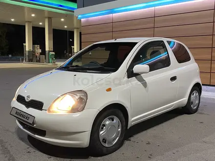 Toyota Yaris 2000 года за 1 800 000 тг. в Караганда