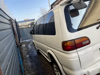 Mitsubishi Delica