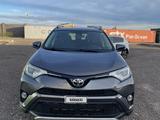 Toyota RAV4 2017 годаfor9 200 000 тг. в Астана