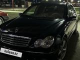 Mercedes-Benz C 240 2001 годаүшін2 900 000 тг. в Семей – фото 4