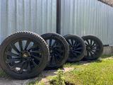 Диски вместе с шинами Range Rover за 875 000 тг. в Алматы