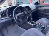 Hyundai Elantra 2017 годаүшін4 500 000 тг. в Жанаозен – фото 4
