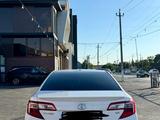 Toyota Camry 2013 года за 8 500 000 тг. в Шымкент – фото 2