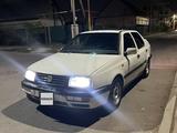 Volkswagen Vento 1993 года за 800 000 тг. в Алматы