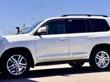 Toyota Land Cruiser 2013 года за 26 000 000 тг. в Караганда