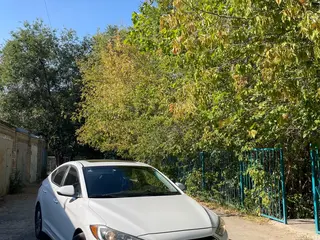 Hyundai Elantra, 2016