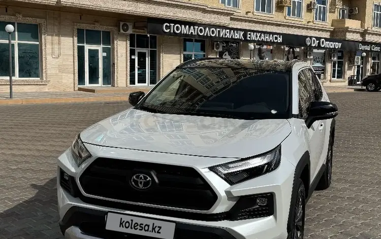 Toyota RAV4 2024 года за 17 490 000 тг. в Актау