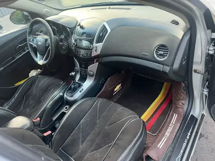 Chevrolet Cruze 2012 года за 2 800 000 тг. в Алматы – фото 13