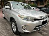 Toyota Highlander 2013 года за 14 200 000 тг. в Алматы