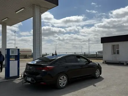Hyundai Elantra 2020 года за 4 800 000 тг. в Актау – фото 2