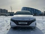 Hyundai Elantra 2022 года за 7 500 000 тг. в Астана – фото 2