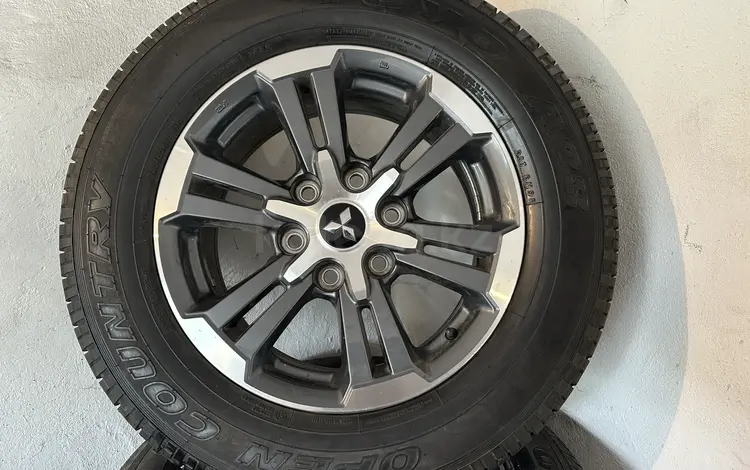 Шины с дисками на Мицубиси джипы и пикапы оригинал! TOYO япония за 380 000 тг. в Караганда