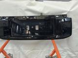Накладка крышки багажника Toyota Prado за 30 000 тг. в Актобе