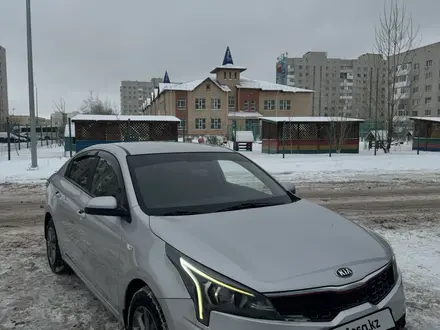 Kia Rio 2021 года за 8 400 000 тг. в Астана