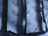 Воздуховод радиатора Land Rover Range Rover 2016 LR084885 L405 5.0 за 101 000 тг. в Алматы