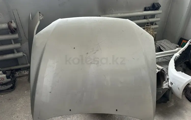 Капот на Lexus IS200 Toyota Altezza за 60 000 тг. в Усть-Каменогорск