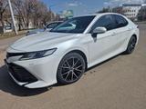 Toyota Camry 2019 года за 12 500 000 тг. в Павлодар – фото 2