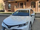 Toyota Camry 2018 года за 13 500 000 тг. в Астана – фото 3