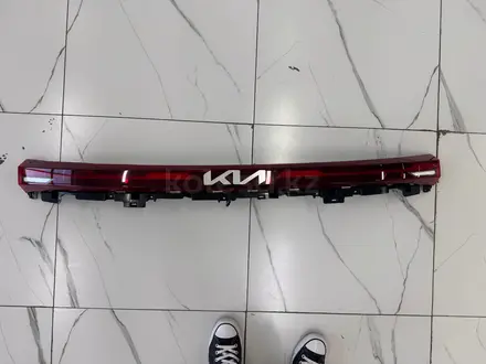Задний фонарь Kia Seltos фонарь на крышке багажнике за 5 000 тг. в Астана – фото 2