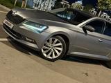 Skoda Superb 2018 года за 11 500 000 тг. в Алматы – фото 2