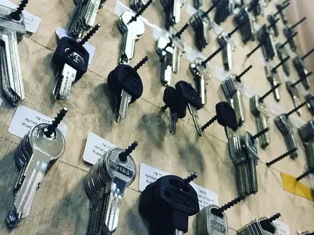 Вскрытие автомобилей. Ремонт замок зажигания круглосуточно в Конаев (Капшагай) – фото 3