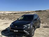 Toyota RAV4 2018 года за 7 850 000 тг. в Актау – фото 3