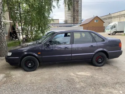 Volkswagen Passat 1995 года за 1 600 000 тг. в Петропавловск – фото 2
