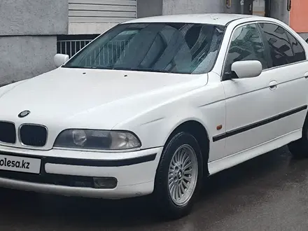 BMW 528 1996 года за 2 400 000 тг. в Алматы