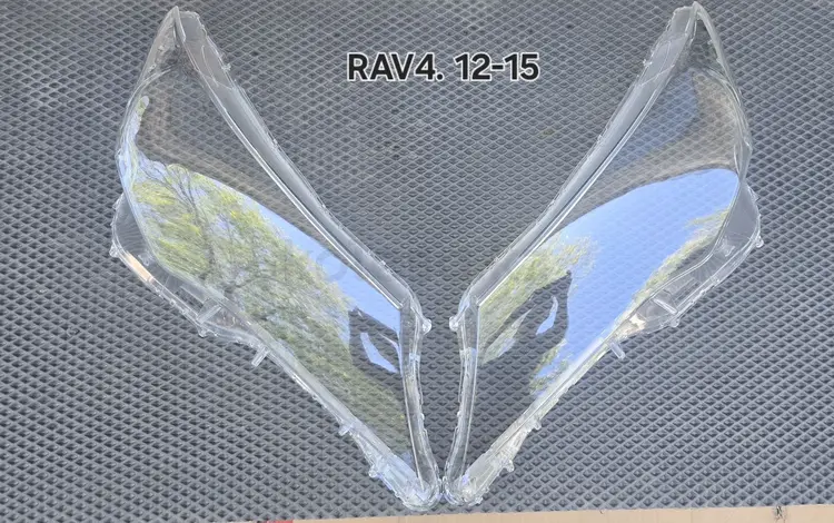 Toyota RAV4 стекло фар за 40 000 тг. в Алматы