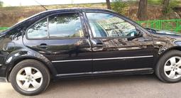 Volkswagen Jetta 2004 года за 2 650 000 тг. в Алматы – фото 5