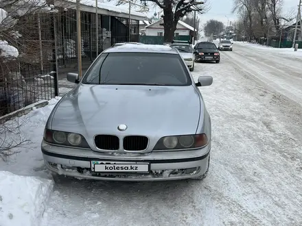 BMW 523 1997 года за 3 300 000 тг. в Алматы – фото 2