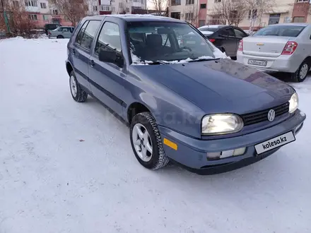 Volkswagen Golf 1995 года за 1 200 000 тг. в Кокшетау – фото 2